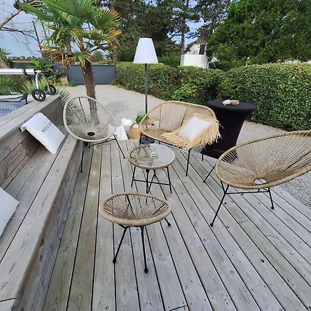 Проживание в семье Woodland's House